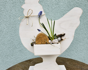 Huhn mit Pflanz-Dekoschale